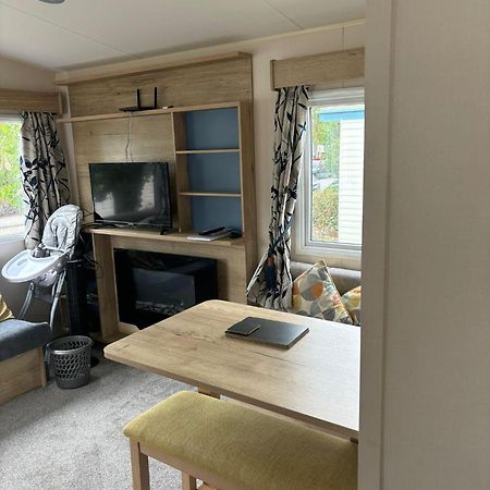 2 Bedroom Caravan With All The Comforts Of Home Cowes  Eksteriør bilde