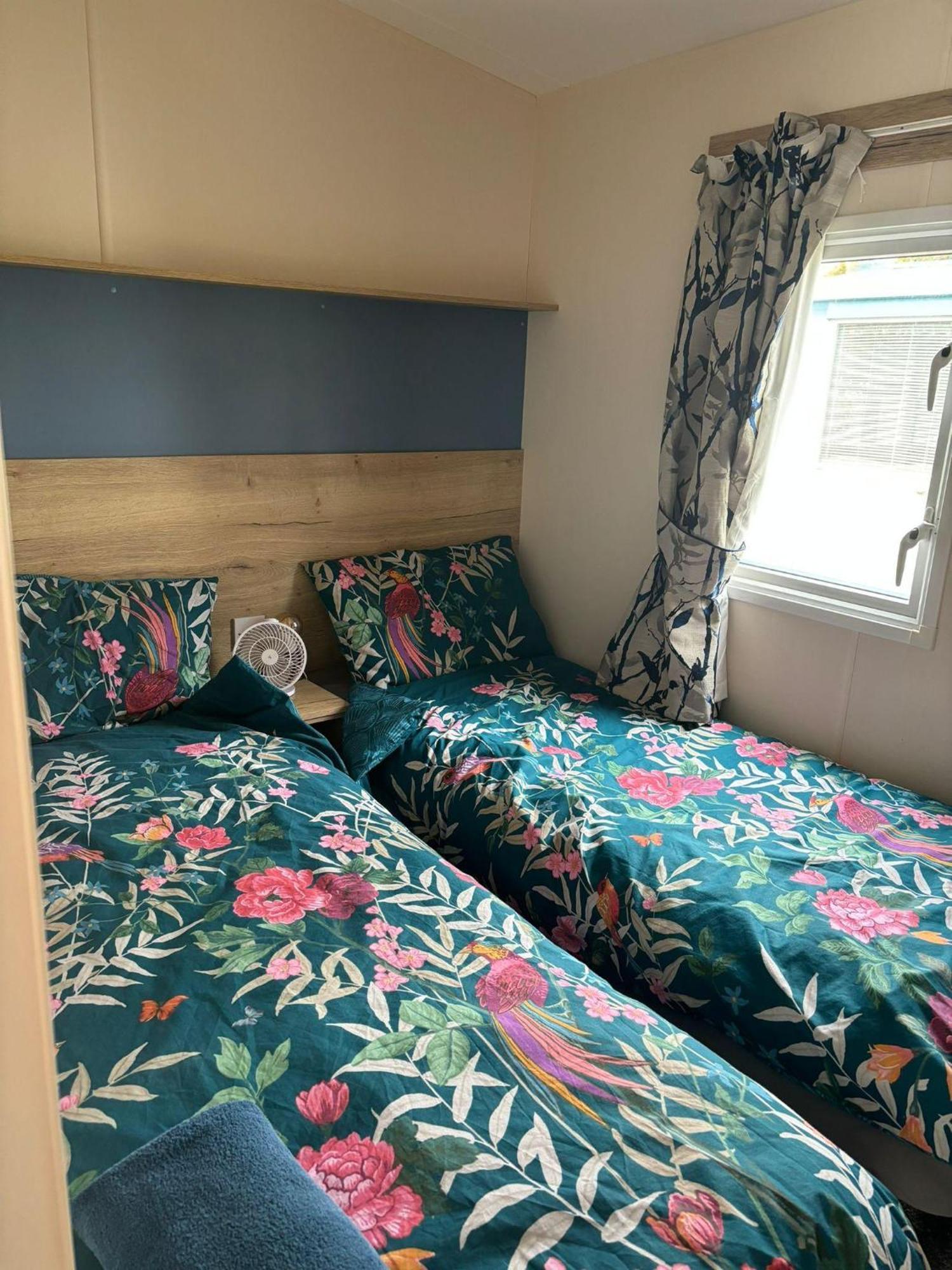 2 Bedroom Caravan With All The Comforts Of Home Cowes  Eksteriør bilde